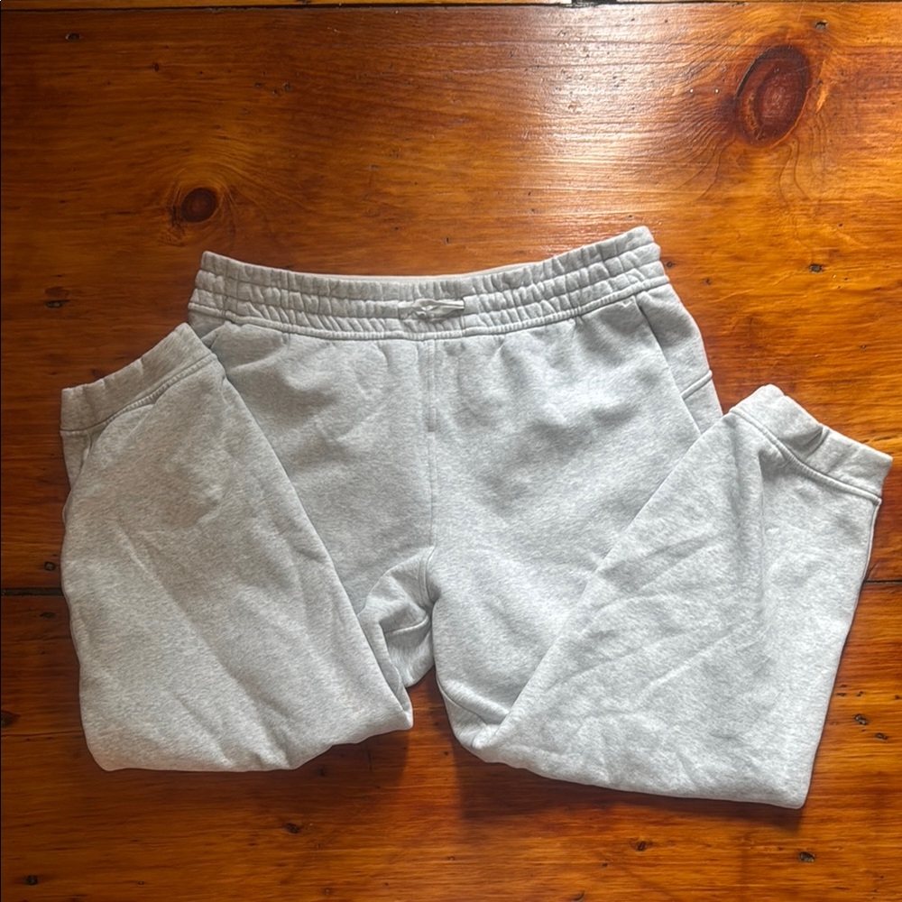 Lululemon Athletica Grey loungful hi rise crop jogger